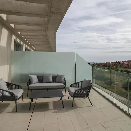 Serenity 2br With Pool Apartment *